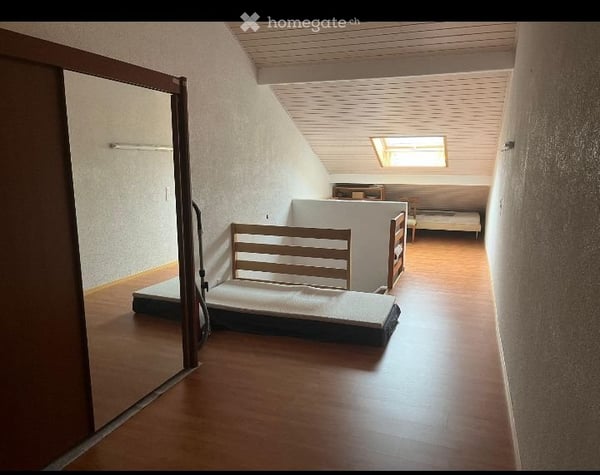 Untermieter für 1 Zimmer und Estrich / Dachgeschoss 2