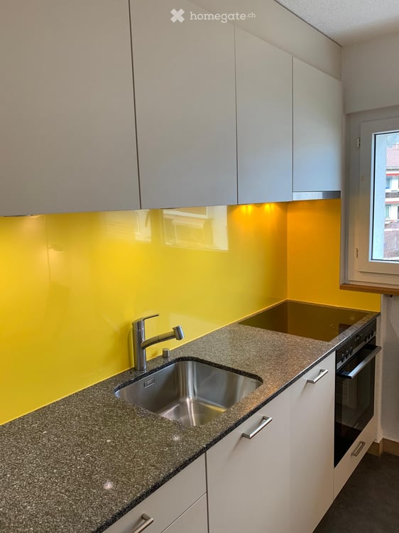 3-Zimmer-Wohnung mit Balkon in Unterseen zu vermieten 1