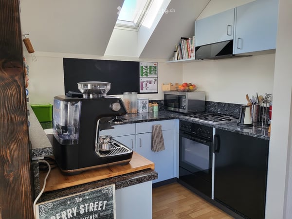2-Zimmer Dachwohnung befristet in Thun 3