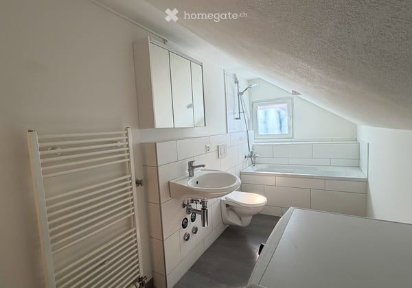 Helle, frisch renovierte 3 Zimmer Wohnung 4