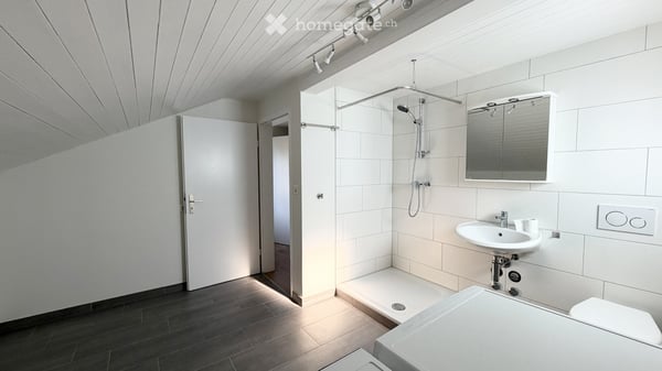 Helle, frisch renovierte 3.5 Zimmer Wohnung 7