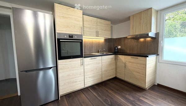 Sonnige Terrasse & Wiese und grosszügige 3.5 Zimmer Wohnung 2