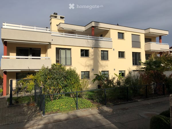 Luftige Attika-Wohnung zentrumsnah doch ruhig gelegen 1