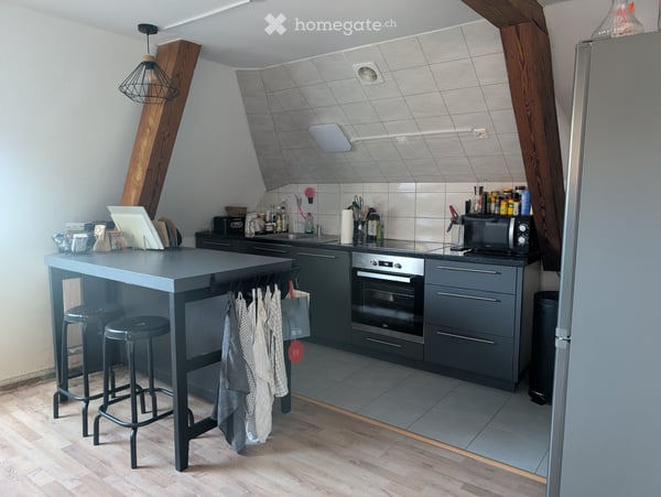 Charmante, helle 2.5 Zimmer Dachwohnung 3