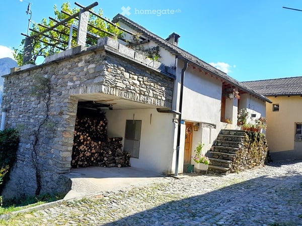 Charmantes Haus mit Terrasse, Garage und schöner Aussicht 1