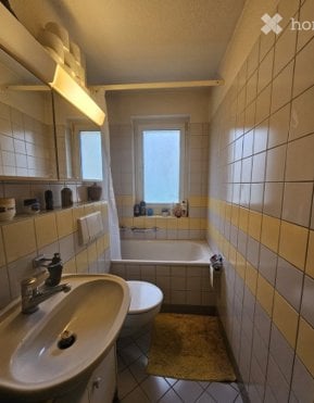 Gemütliche, zentrale Wohnung mit Gartensitzplatz 4