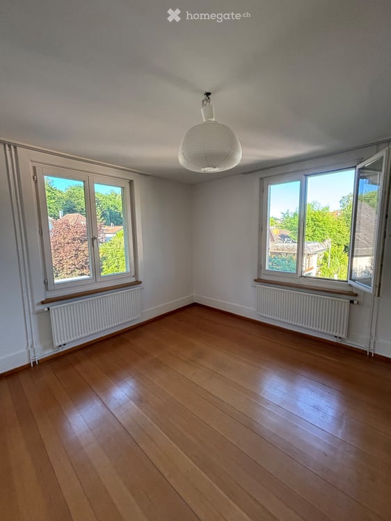Schöne Altbau 4.5 Zimmerwohnung zu vermieten . 3