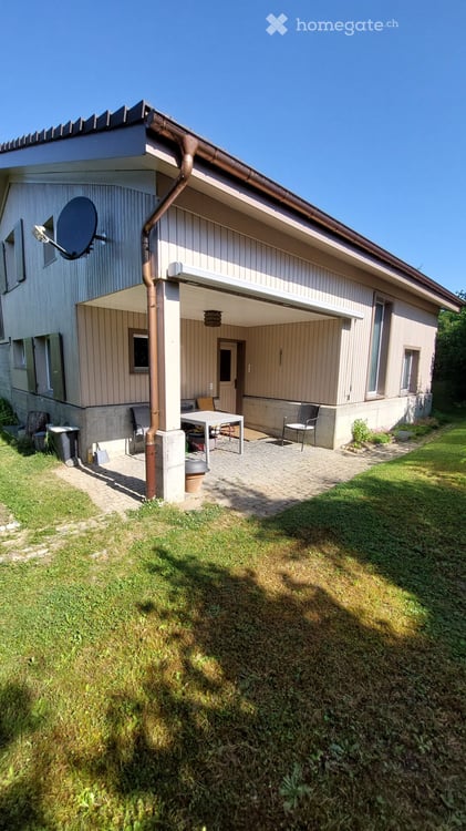 Freistehendes Einfamilienhaus mit Garage 1
