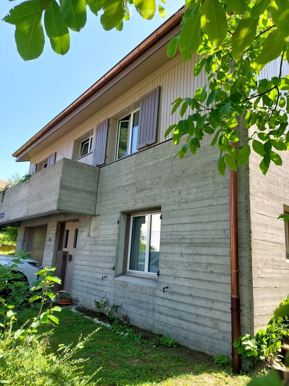 Freistehendes Einfamilienhaus mit Garage 2