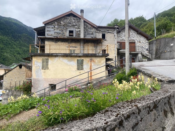 Vendo rustico da ristrutturare in Valle d'Antrona (Italia) 2
