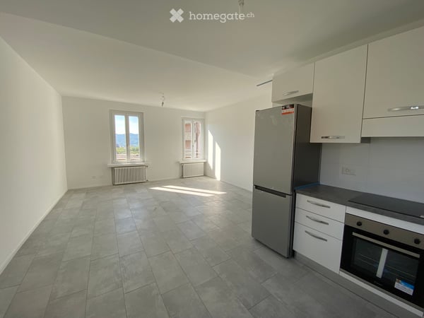 Luminoso appartamento 3.5 locali a Morbio Inferiore 2