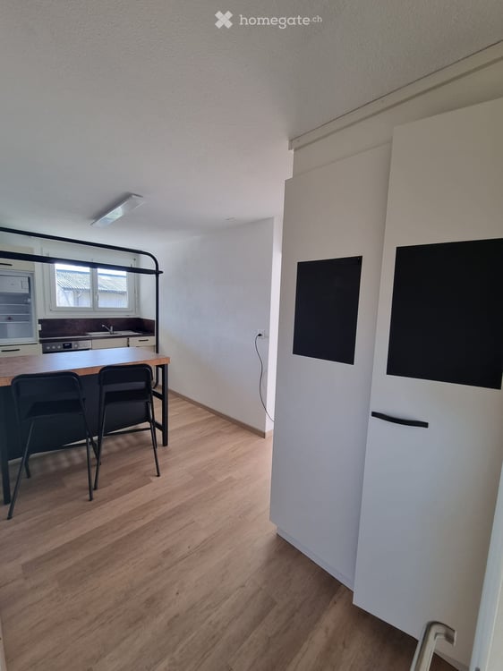 Schöne 2.5 Zimmer Wohnung 4