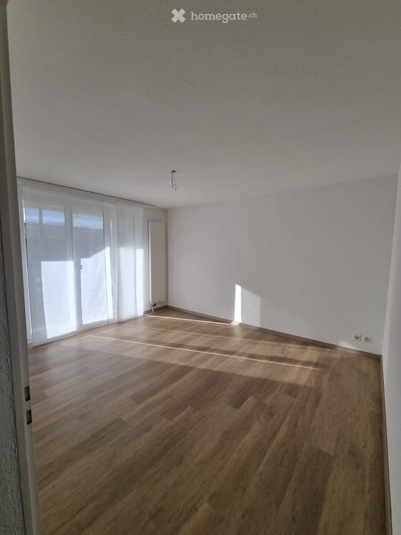 Schöne 2.5 Zimmer Wohnung 6
