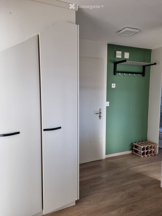 Schöne 2.5 Zimmer Wohnung 3