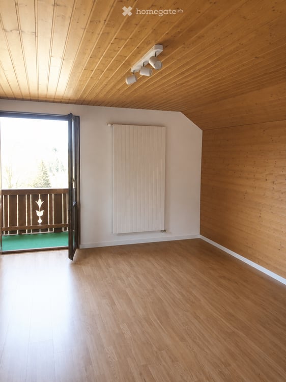 Schöne helle 3 1/2 Zimmer Wohnung im Grünen in Steffisburg 2