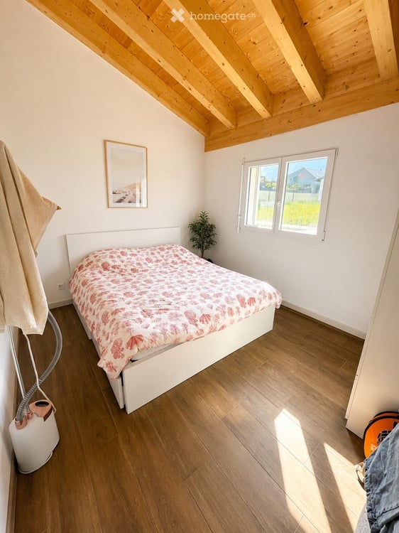 Appartement lumineux avec mezzanine et charme unique 3