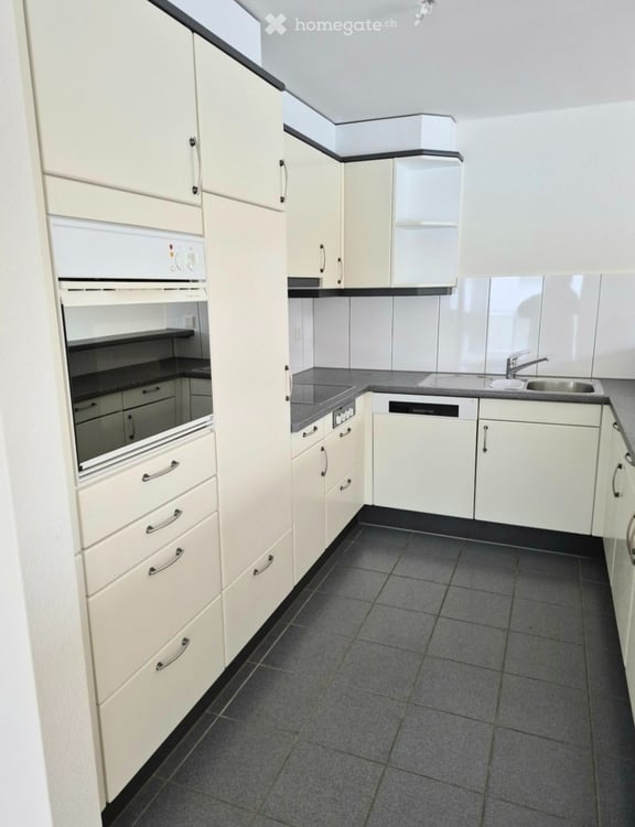 Frisch renovierte 3.5-Zimmerwohnung in Adligenswil LU 4