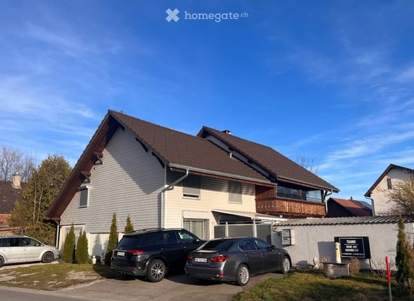 4 1/2 Zi-Wohnung im Obergeschoss in einem 2-Familienhaus 1