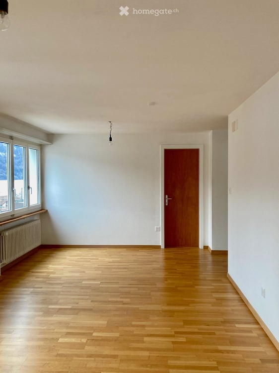 Ruhige 2.5-Zimmer Wohnung mit wunderschöner See- & Bergsicht 2