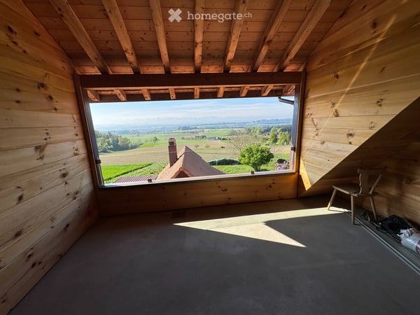 ERSTBEZUG: schöne 5.5 Zimmer Dachwohnung mit Galerie 4