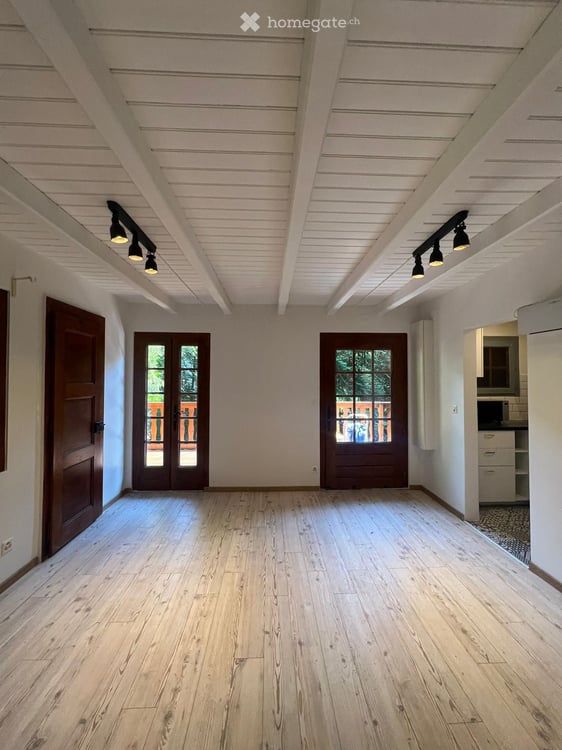 Rare opportunité - Chalet à vendre rénové à Lausanne 2