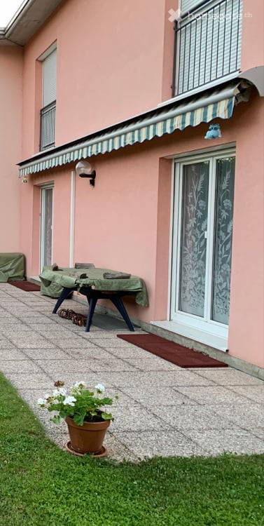 Casa di testa in zona residenziale 3