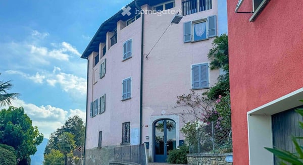 Charme Ticinese e Vista Lago a Vernate: La Tua Oasi di Pace 2