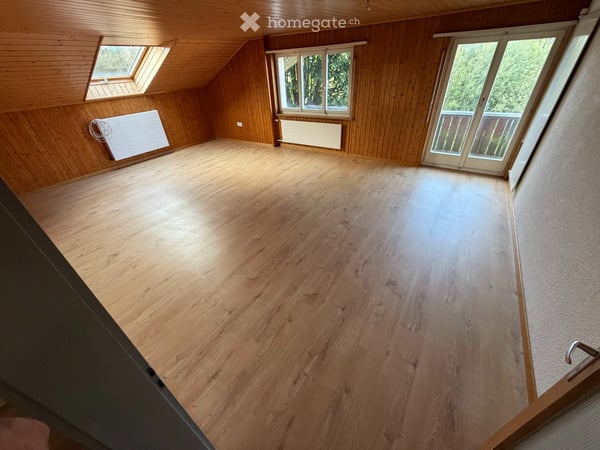 GROSSZÜGIGE 3.5 ZIMMER-WOHNUNG 4