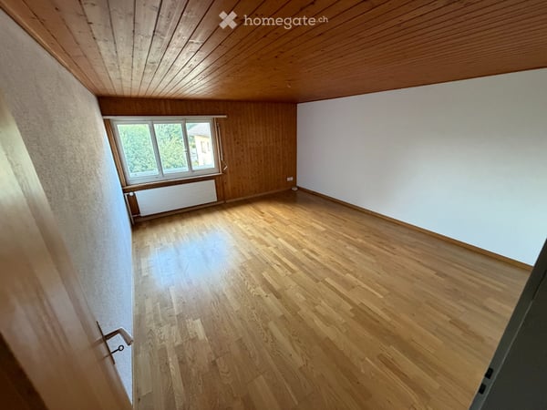 GROSSZÜGIGE 3.5 ZIMMER-WOHNUNG 5