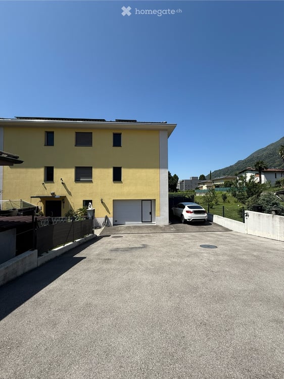Casa bifamiliare a Sementina 1