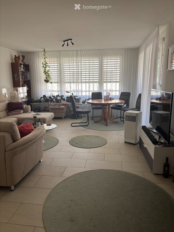 ruhige, schöne helle 2.5 Wohnung zu vermieten ab 01.10.2026 4
