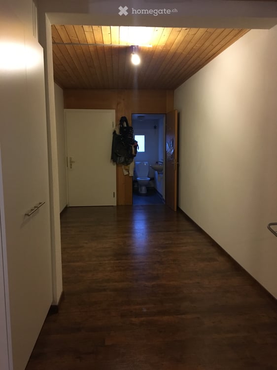 Zu vermieten grosse 2 einhalb Zimmer Wohnung ab 1. September 5