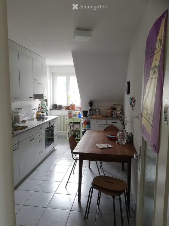 Schöne, ruhige 2.5 Zimmer-Dachwohnung mit Ausblick 3