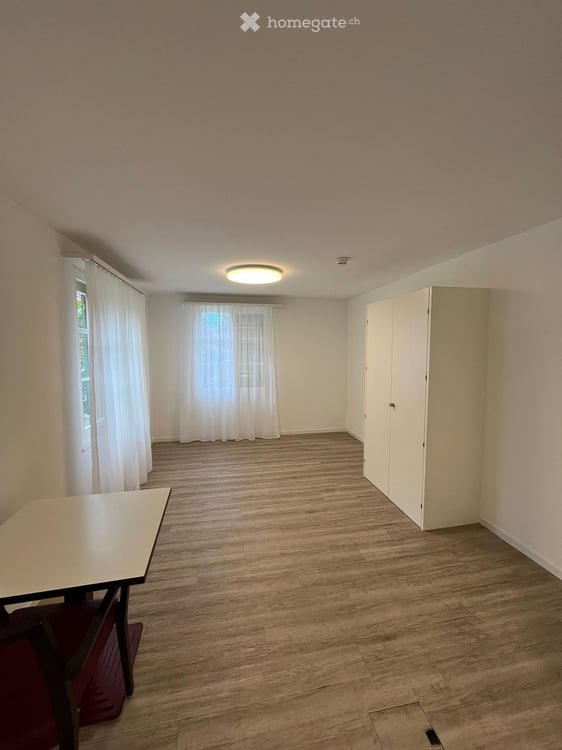 Grosszügiges Zimmer zu Vermieten 2