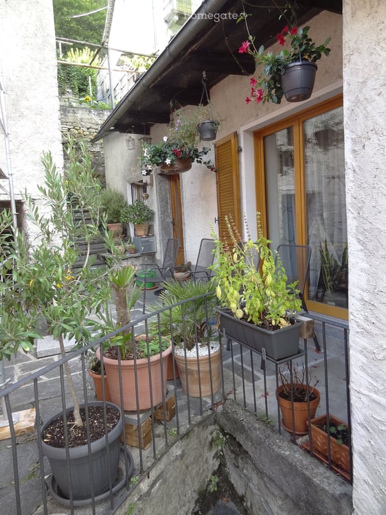 Tipica casa ticinese antica 1