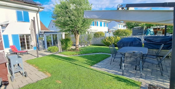 Modernisiertes Doppeleinfamilienhaus mit viel Privatsphäre 2