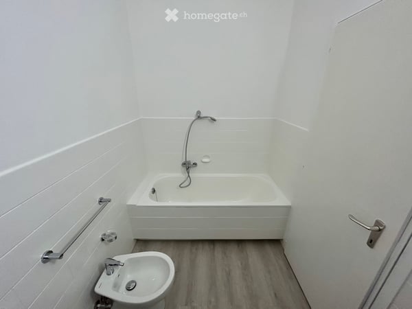 Cercasi subentrante 2.5 locali moderno a Chiasso 8
