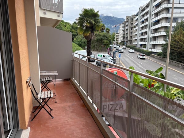 MONOLOCALE A LUGANO, 10 MINUTI A PIEDI DALLA STAZIONE 4