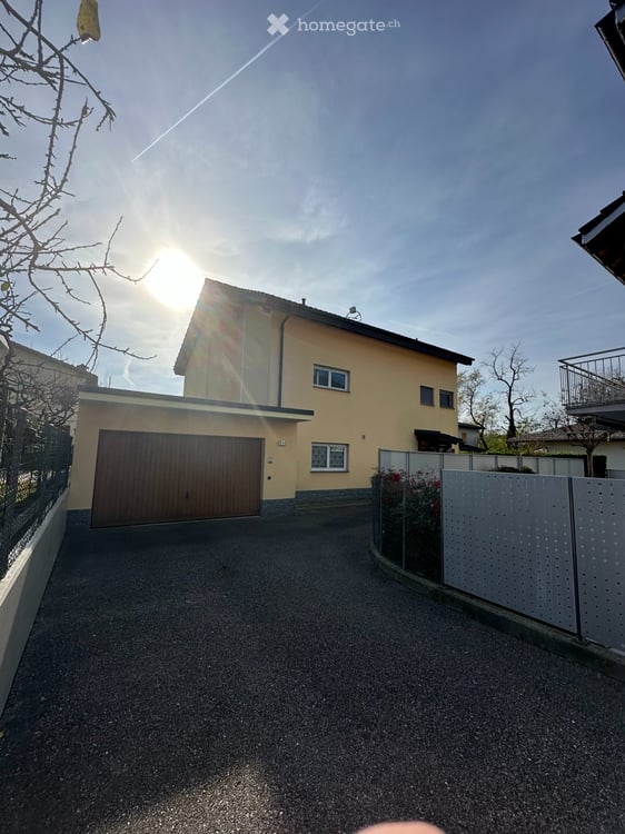 Casa unifamiliare con giardino 1