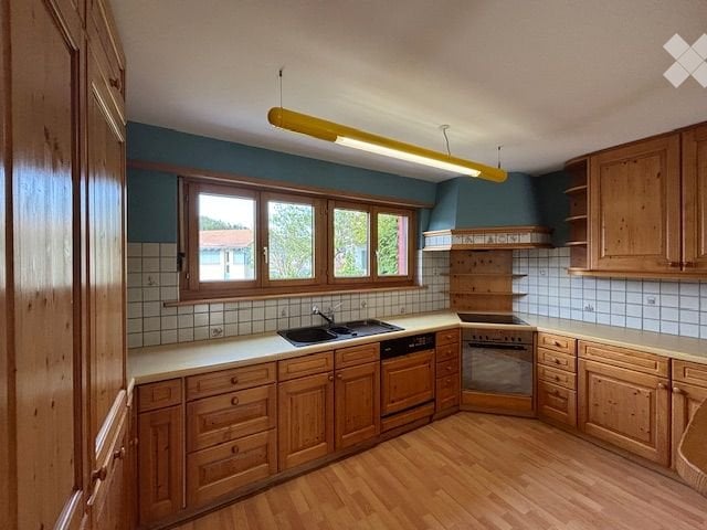 Immobilie in Kaiseraugst - 7.5-Zimmer-Einfamilienhaus mit Wintergarten in Hersberg - Bild 3