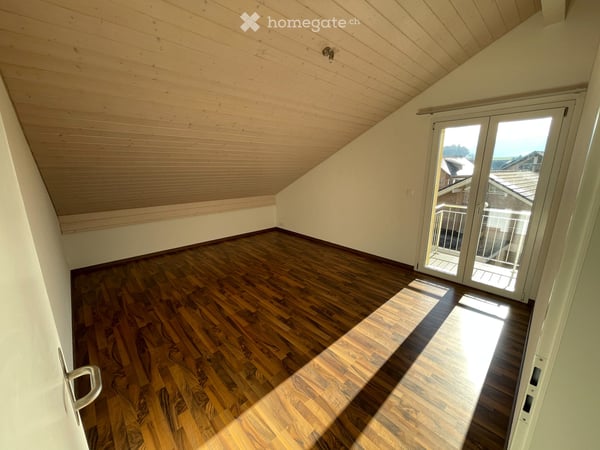 4-Zimmer-Dachwohnung in Rüegsauschachen mit schöner Aussicht 2