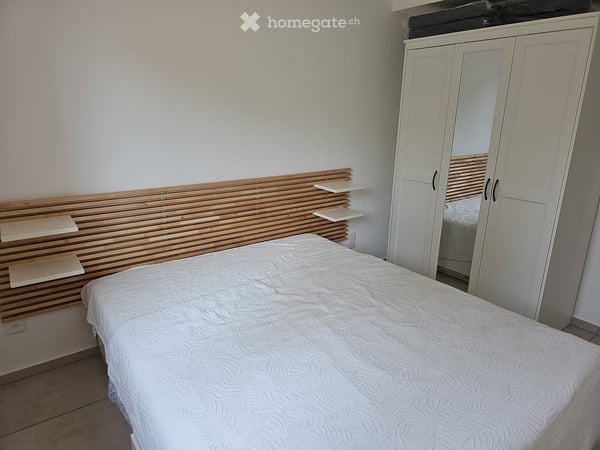 Caslano: 2,5 Locali ristrutturato a nuovo in Residenza 5