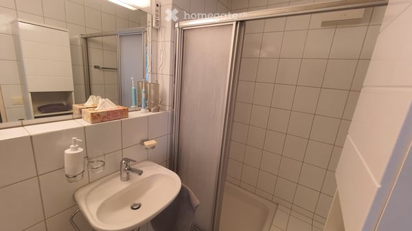 schönes WG Zimmer mit eigenem Bad nahe Zürich 3
