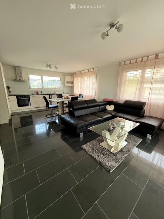 Helle 2,5 Zimmer Terrassenwohnung im OG mit 40m2 Terrasse 2
