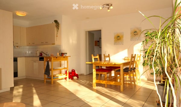 Lichtdurchflutete 3,5 Zimmer EG Wohnung 1