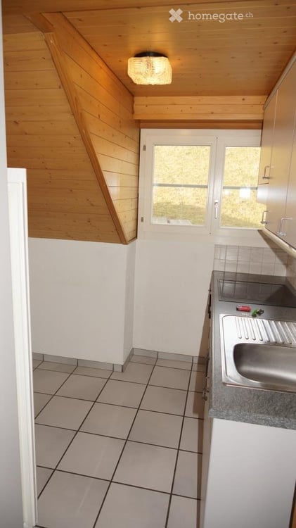 Gemütliche 2.5 - Zimmer Dachgeschosswohnung in ruhiger Lage 4