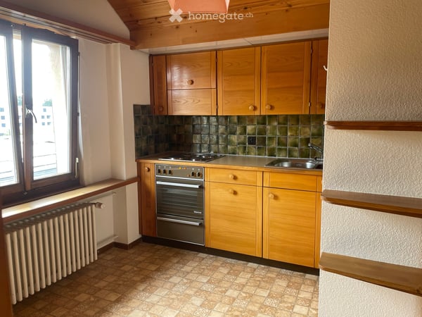 Zentral gelegene, ruhige 2,5 Zimmer-Wohnung im 2OG 3