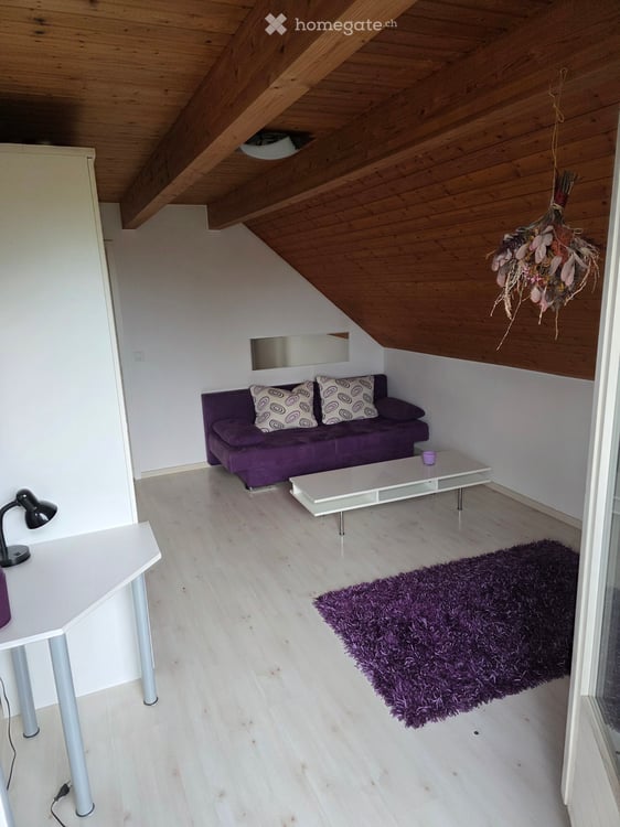 Möbliertes Zimmer mit Balkon und schöner Aussicht 2