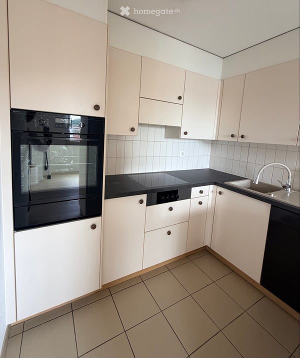 3.5-Zimmer-Wohnung, frisch saniert, mit Cheminée 3
