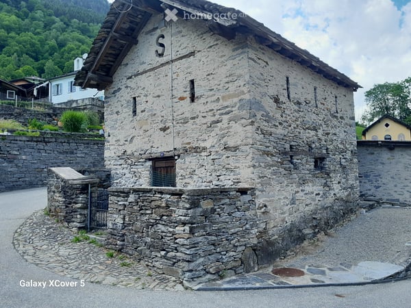 Vendo stalla in valle Calanca 1